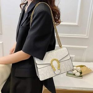 Crossbody/shoulder purse